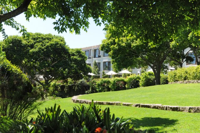 garden walk vineyard hotel